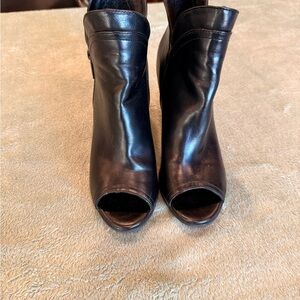 Breckelles Black Leather Peep-Toe Ankle Heels 8